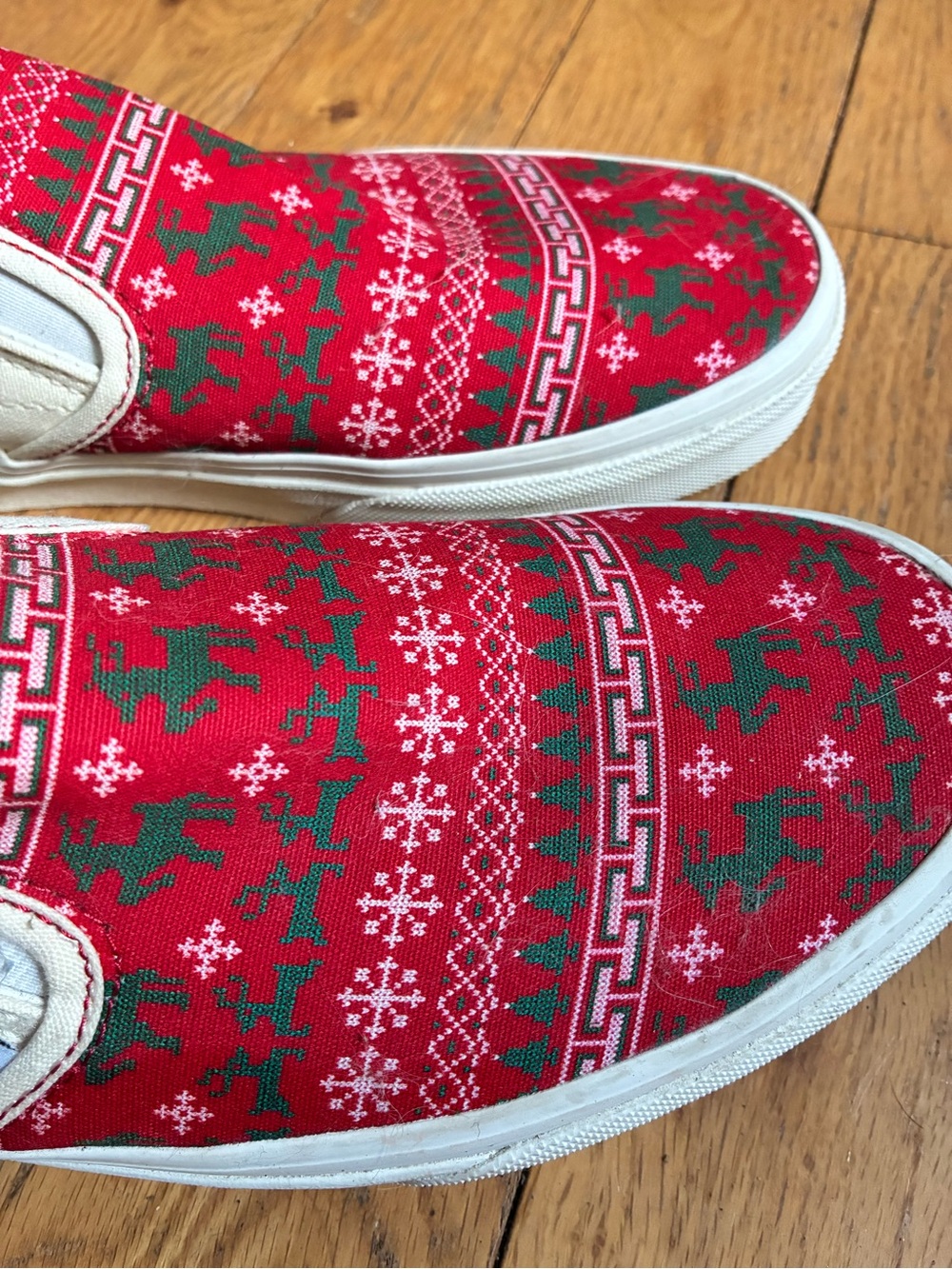 Vans Slip-On Christmas Sneakers - Red with Green Pattern - Picture 3 of 6
